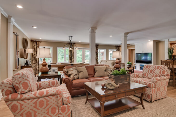 6C487CF3-85EC-4672-A94D-285F78081E27_1_105_c