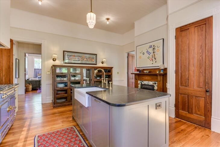 Kitchen 2-3