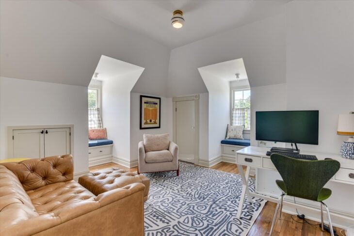 Upstairs lounge